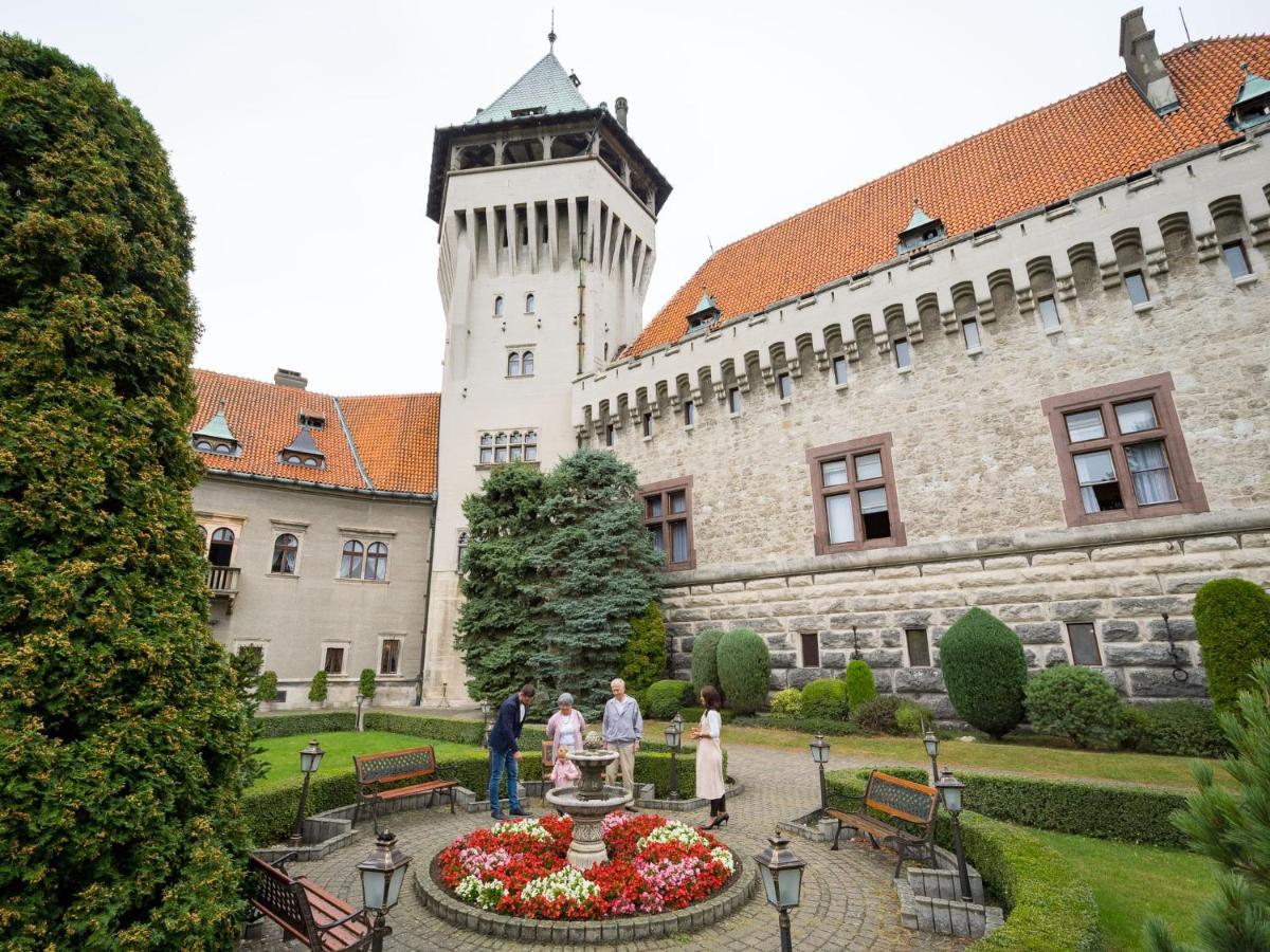 Hotel Smolenicky Zamok Smolenice Exterior foto