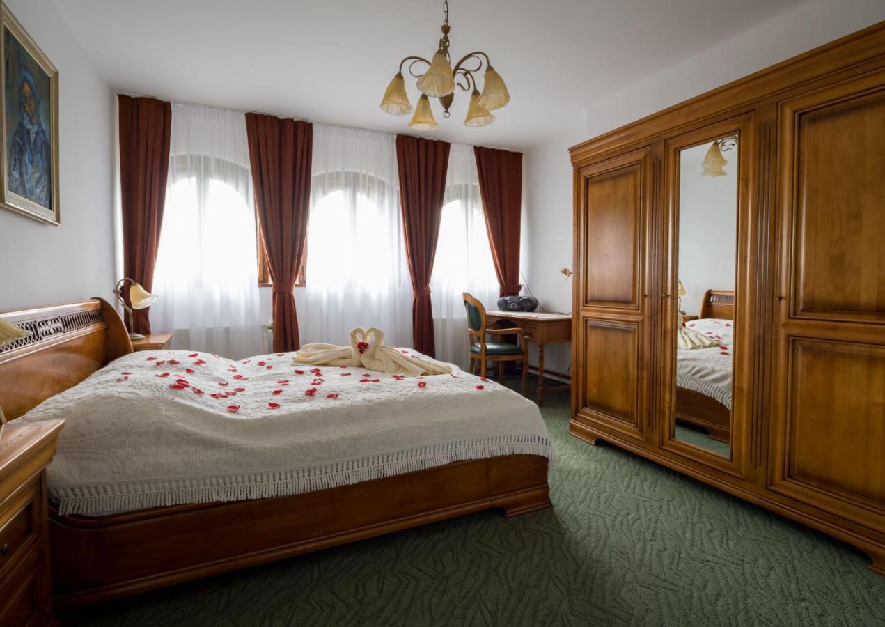 Hotel Smolenicky Zamok Smolenice Exterior foto