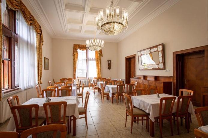 Hotel Smolenicky Zamok Smolenice Exterior foto