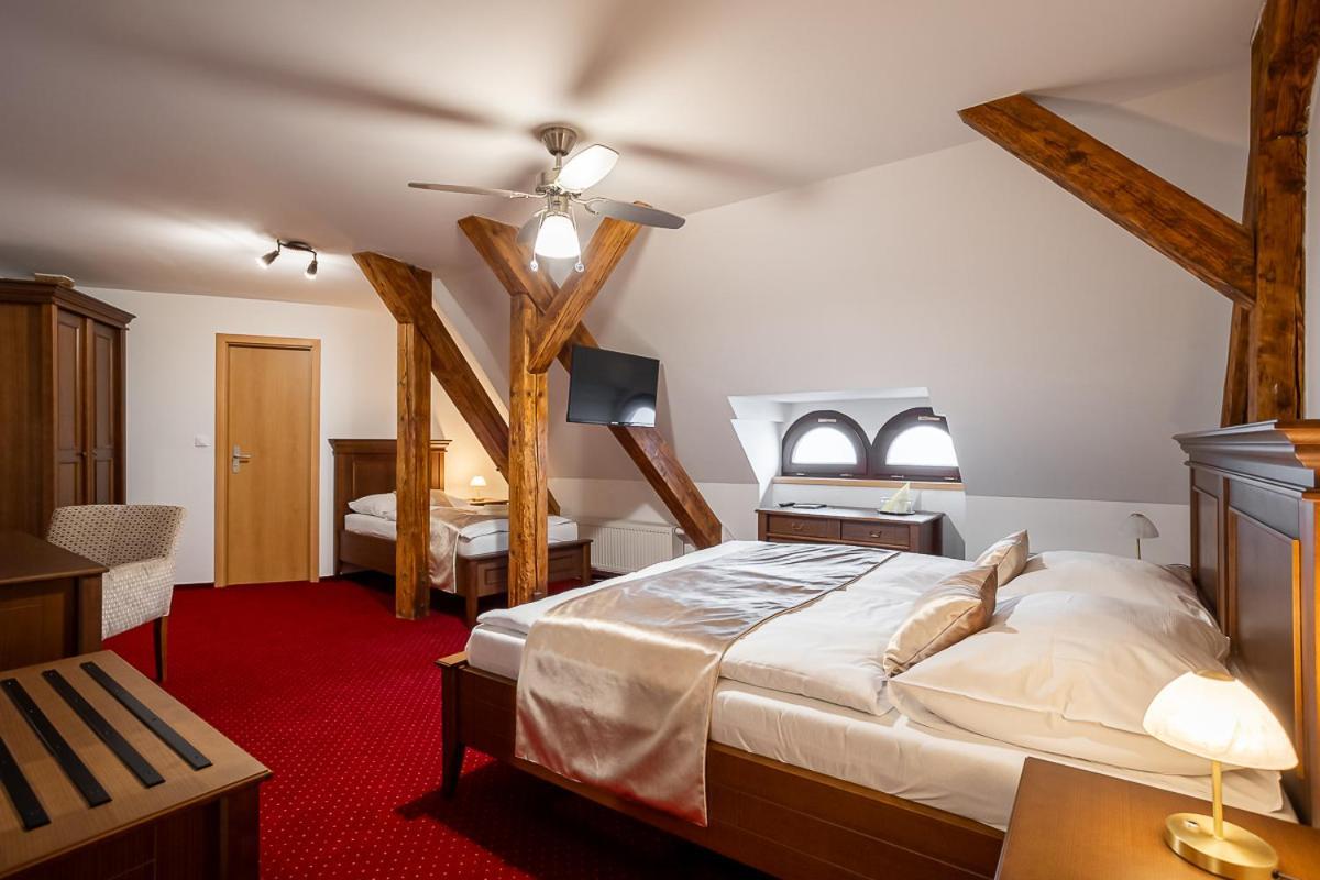 Hotel Smolenicky Zamok Smolenice Exterior foto